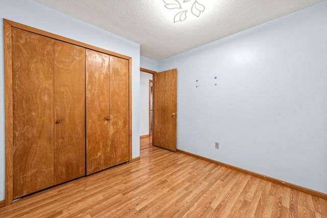 915 Pineview Lane N, Plymouth, MN 55441