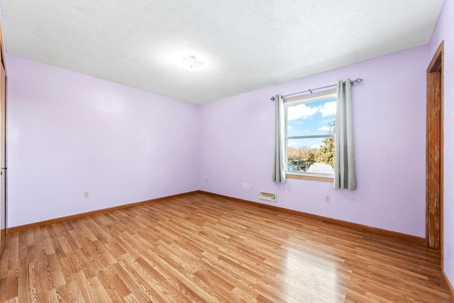 915 Pineview Lane N, Plymouth, MN 55441