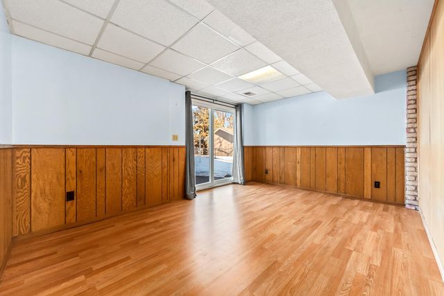 915 Pineview Lane N, Plymouth, MN 55441