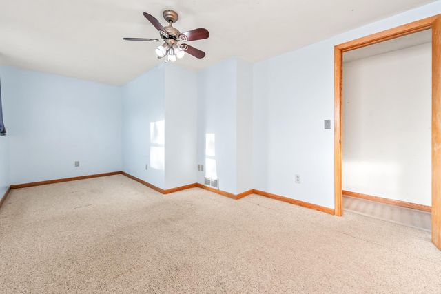 915 Pineview Lane N, Plymouth, MN 55441