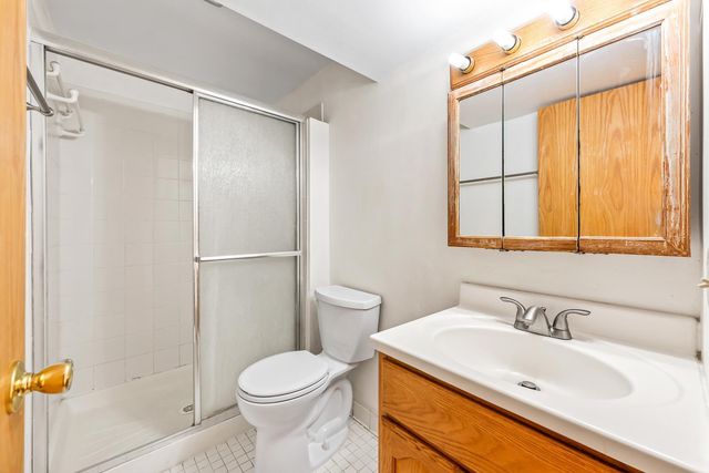 915 Pineview Lane N, Plymouth, MN 55441