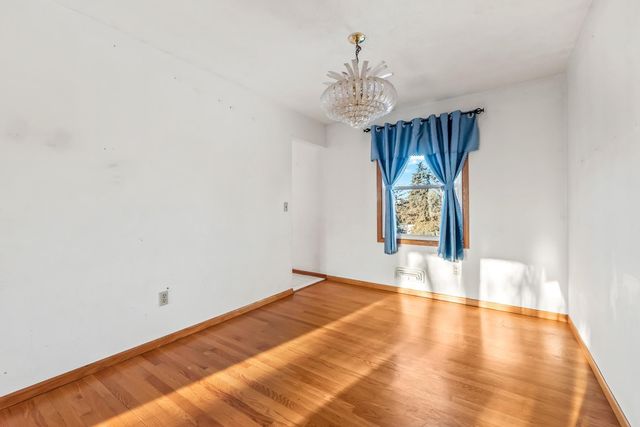 915 Pineview Lane N, Plymouth, MN 55441