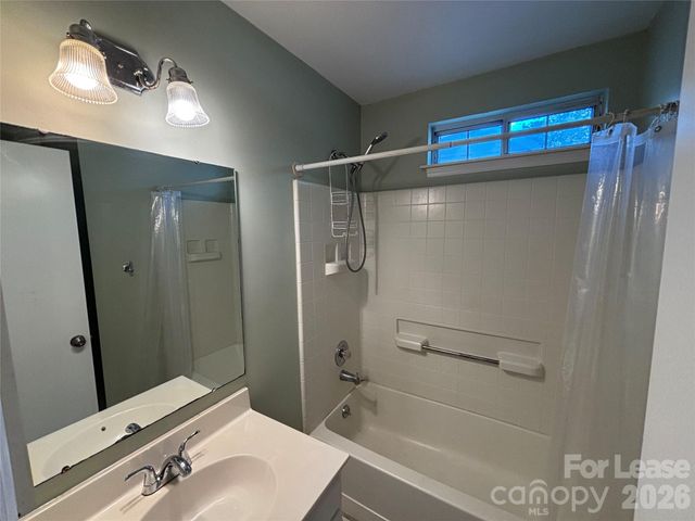 9419 Oren Thompson Road, Charlotte, NC 28213