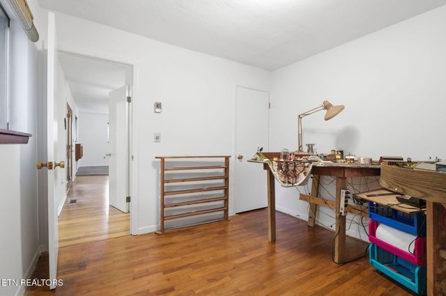 353 E Wolf Valley Rd, Heiskell, TN 37754