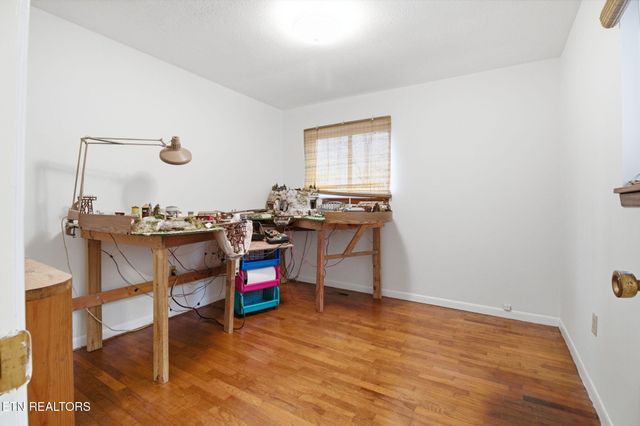 353 E Wolf Valley Rd, Heiskell, TN 37754