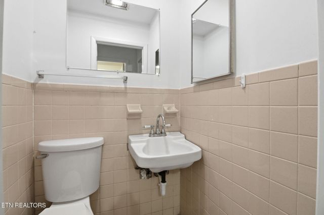 353 E Wolf Valley Rd, Heiskell, TN 37754