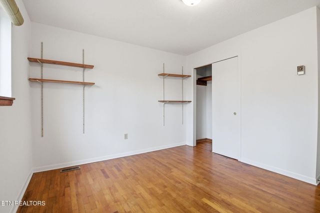 353 E Wolf Valley Rd, Heiskell, TN 37754