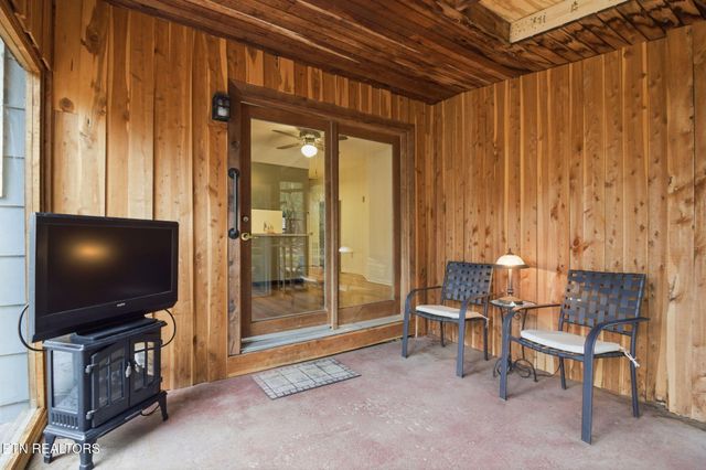 353 E Wolf Valley Rd, Heiskell, TN 37754