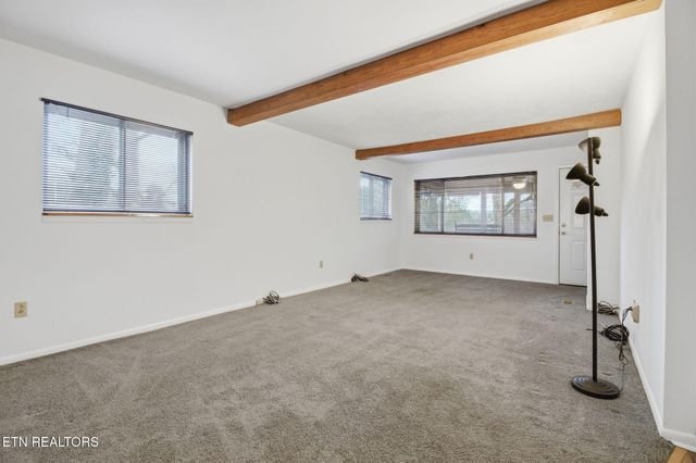 353 E Wolf Valley Rd, Heiskell, TN 37754