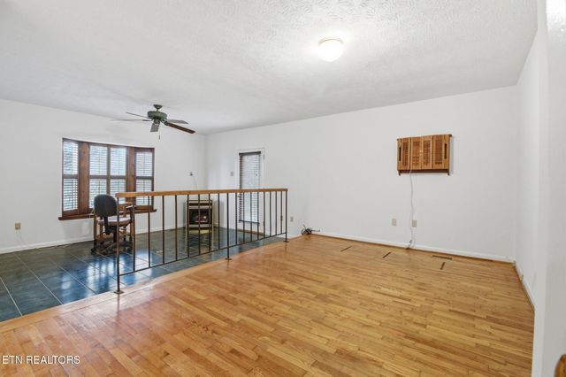 353 E Wolf Valley Rd, Heiskell, TN 37754