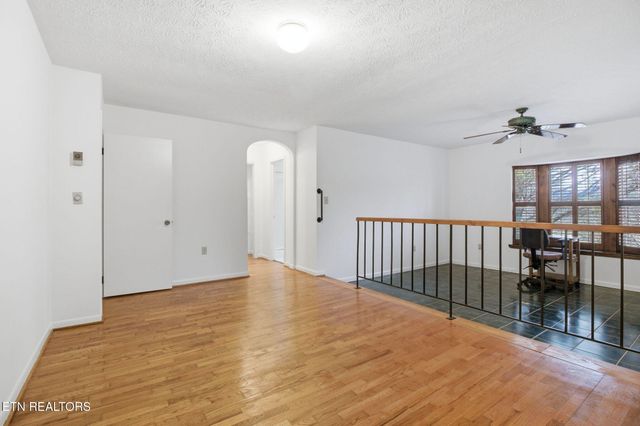 353 E Wolf Valley Rd, Heiskell, TN 37754