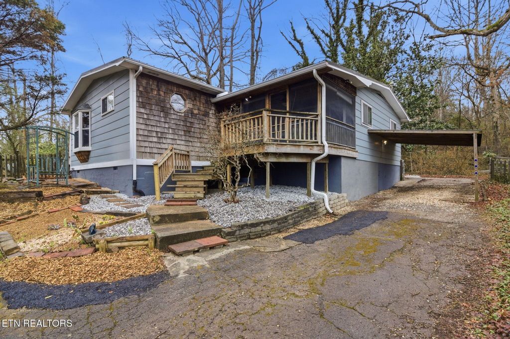 353 E Wolf Valley Rd, Heiskell, TN 37754