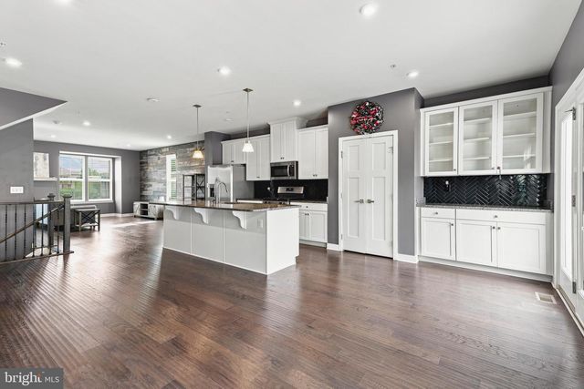 6300 OSTERLEY ST, Baltimore, MD 21220