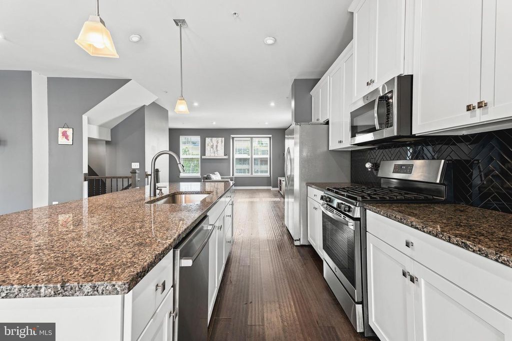 6300 OSTERLEY ST, Baltimore, MD 21220