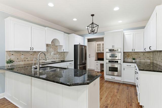 9404 Smithson Ln, Brentwood, TN 37027