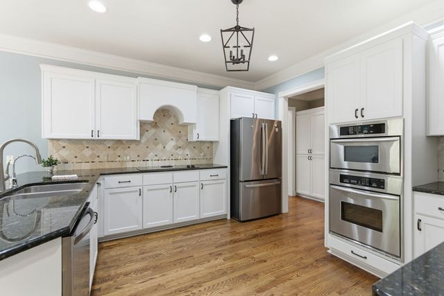 9404 Smithson Ln, Brentwood, TN 37027