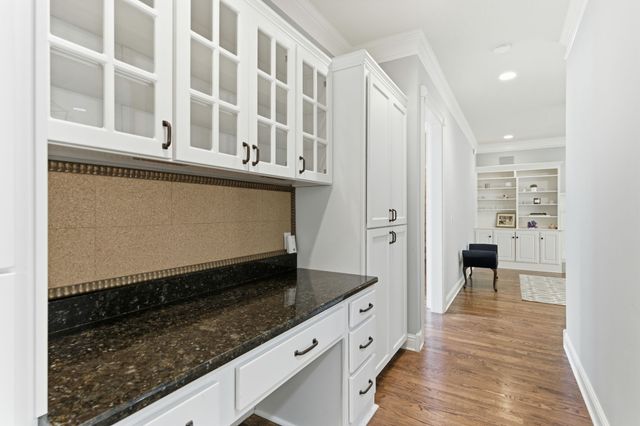 9404 Smithson Ln, Brentwood, TN 37027