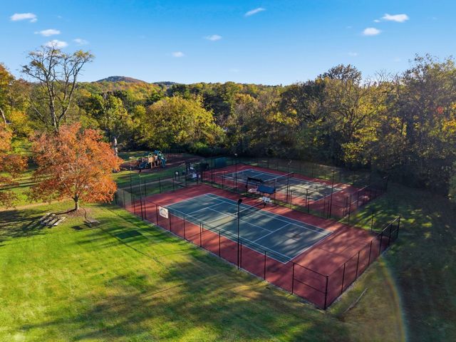 9404 Smithson Ln, Brentwood, TN 37027