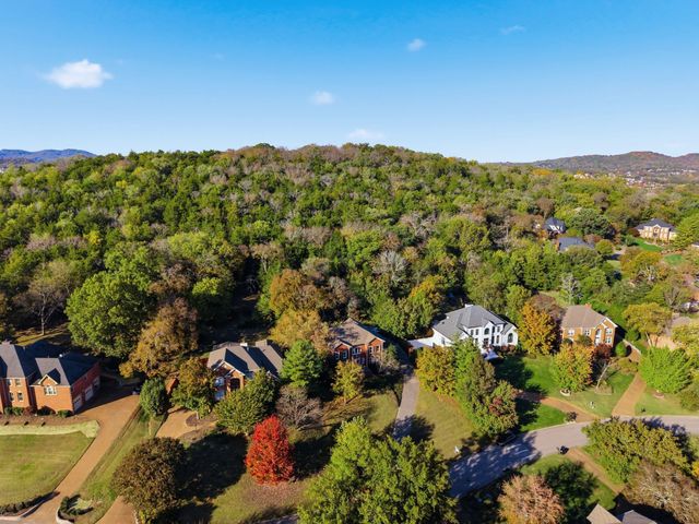 9404 Smithson Ln, Brentwood, TN 37027