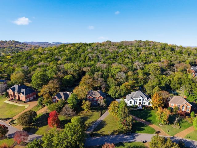 9404 Smithson Ln, Brentwood, TN 37027
