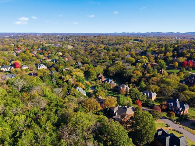 9404 Smithson Ln, Brentwood, TN 37027
