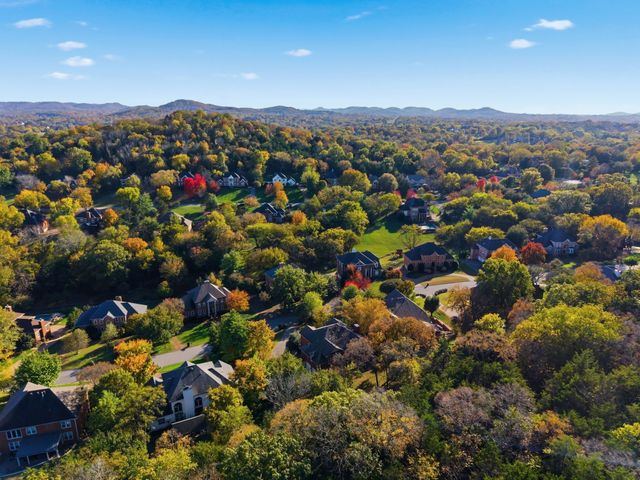 9404 Smithson Ln, Brentwood, TN 37027
