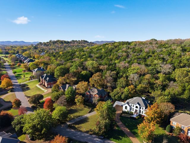 9404 Smithson Ln, Brentwood, TN 37027