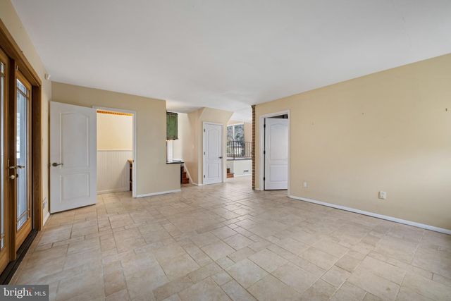 922 BEAVERBANK CIR, Towson, MD 21286