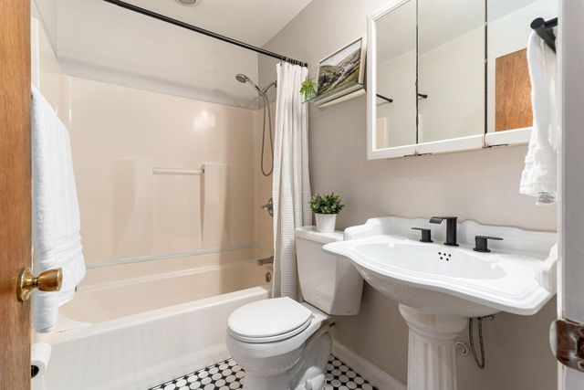 182 Muskingum Drive, Gahanna, OH 43230