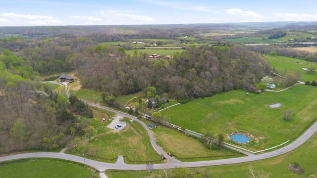 1751 Cayce Springs Rd, Thompsons Station, TN 37179