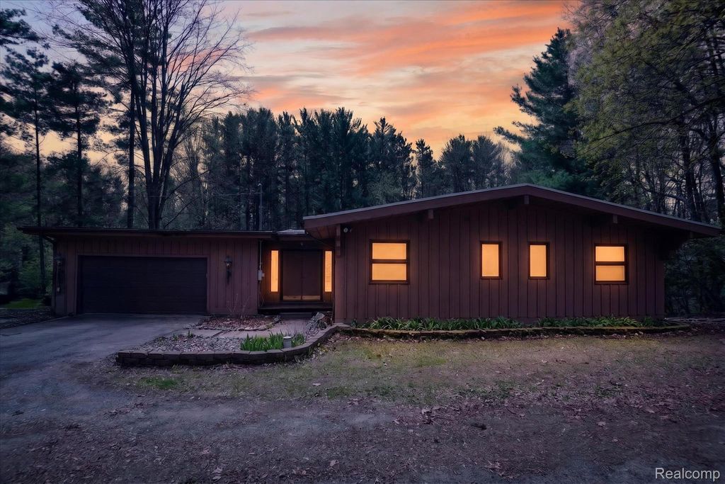 3301 Jewell Road, Marion Township, MI 48843