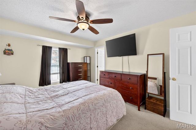 1251 Orion Way, St Peters, MO 63376