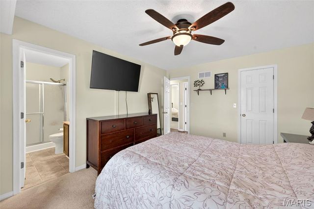 1251 Orion Way, St Peters, MO 63376