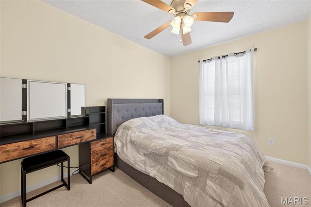 1251 Orion Way, St Peters, MO 63376