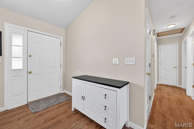 1251 Orion Way, St Peters, MO 63376