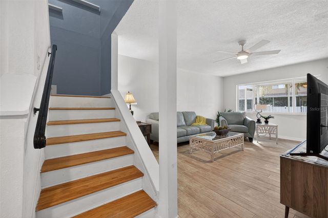 6490 CAPE HATTERAS WAY NE 2, St Petersburg, FL 33702