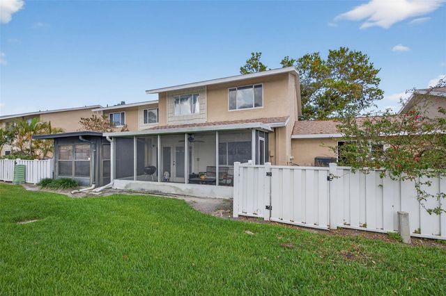 6490 CAPE HATTERAS WAY NE 2, St Petersburg, FL 33702