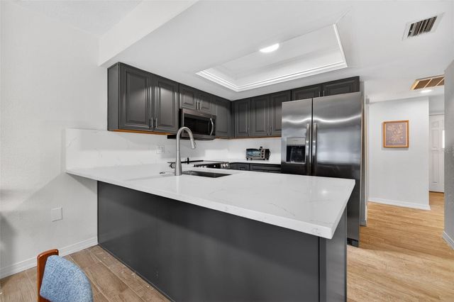 6490 CAPE HATTERAS WAY NE 2, St Petersburg, FL 33702