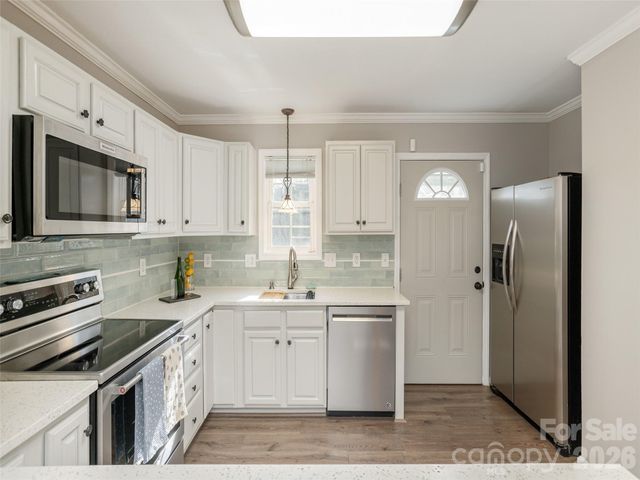 10 Aberdeen Drive, Arden, NC 28704