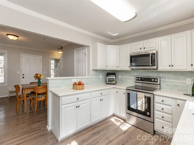 10 Aberdeen Drive, Arden, NC 28704