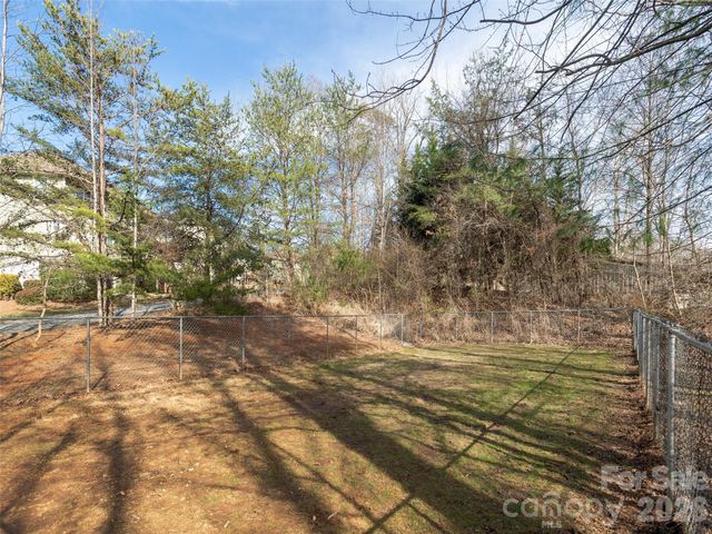 10 Aberdeen Drive, Arden, NC 28704