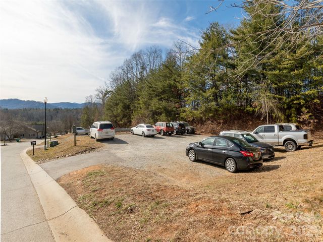 10 Aberdeen Drive, Arden, NC 28704