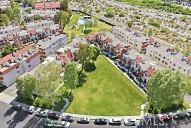 27657 Ironstone Dr 1, Canyon Country (santa Clarita), CA 91387