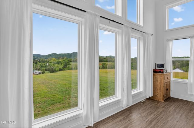 105 Woolsey College Road, Greeneville, TN 37743