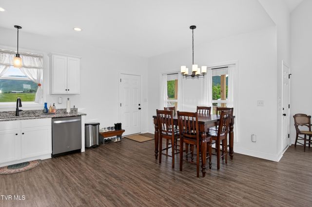 105 Woolsey College Road, Greeneville, TN 37743