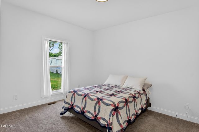 105 Woolsey College Road, Greeneville, TN 37743