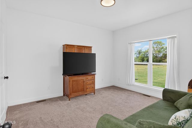 105 Woolsey College Road, Greeneville, TN 37743