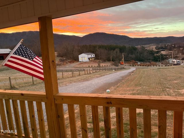 105 Woolsey College Road, Greeneville, TN 37743