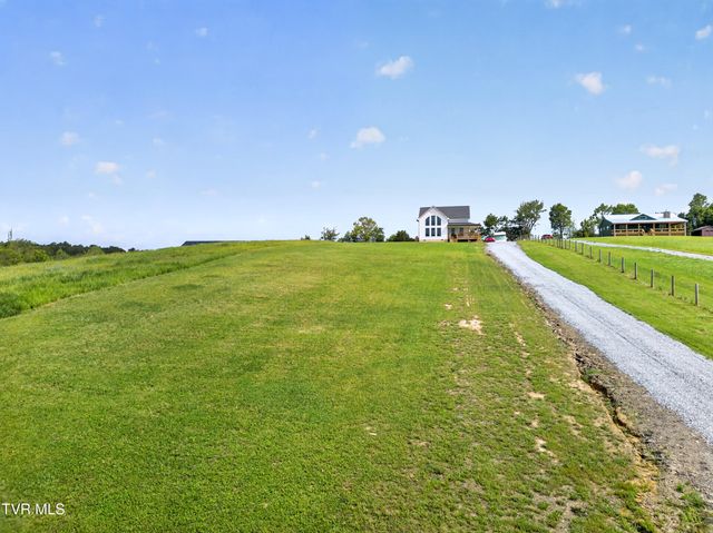 105 Woolsey College Road, Greeneville, TN 37743