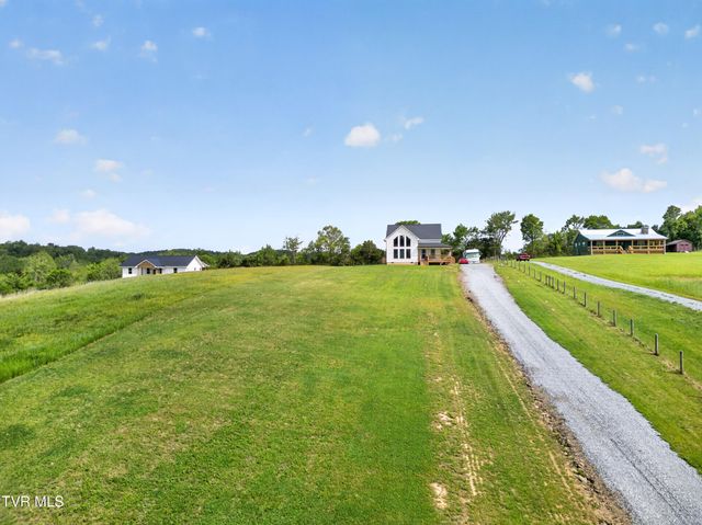 105 Woolsey College Road, Greeneville, TN 37743